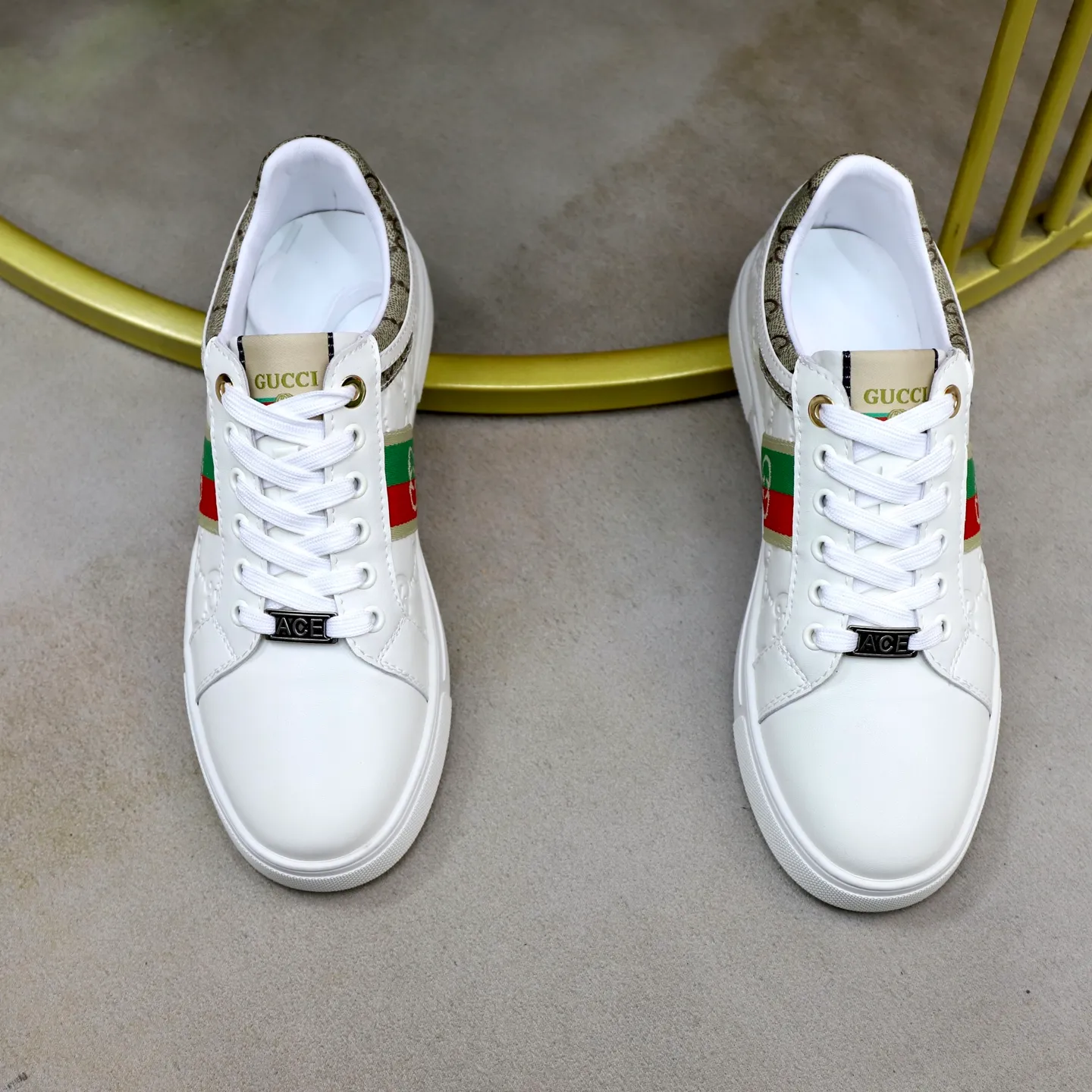 Ex-factory price: 440💰🙅‍♂️🙅‍♂️🙅‍♂️ Brand: GUCCI Standard code: 38-44 (45 customized) Grade: Same as the official website Material: Original material splicing Comfortable and breathable lining Lightweight and wear-resistant sports outsole Style category: Men's fashionable casual shoes Running sneakers Distinguished luxury brand elements Top luxury Color: actual picture color